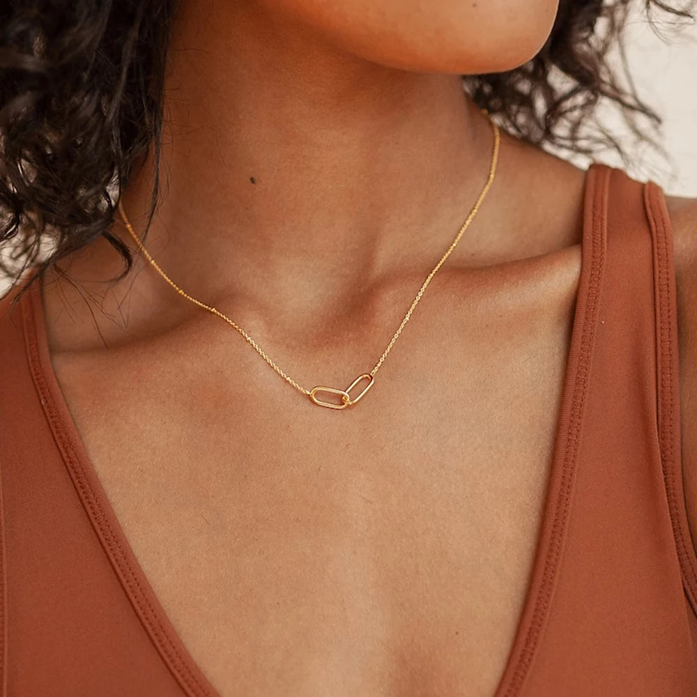 La Chaîne Infinity Pendant Necklace