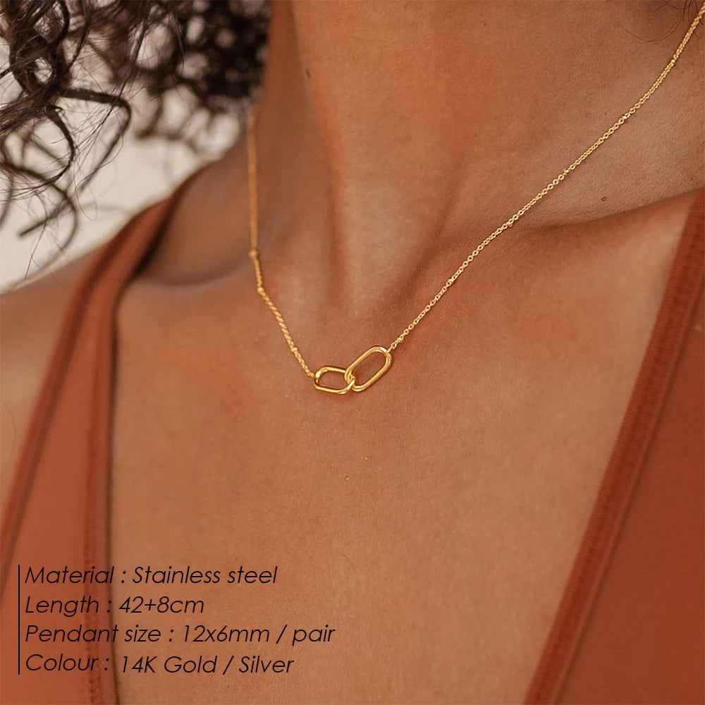 La Chaîne Infinity Pendant Necklace